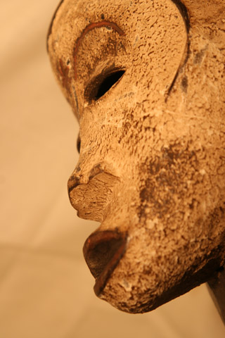 https://www.transafrika.org/media/masken/Westafrika Maske.jpg